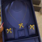 Beautiful Woman’s Necklace (Multiple Pendant Set)
